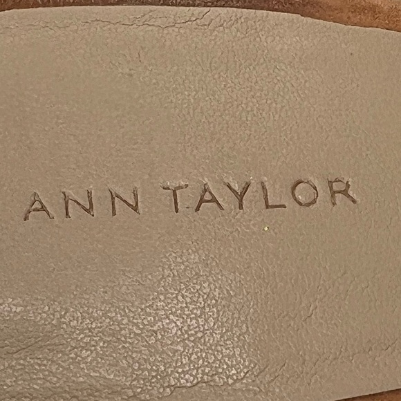 Ann Taylor Brown Suede Criss Cross Mule Slip On Sandals Size 10 Women's - Picture 2 of 9